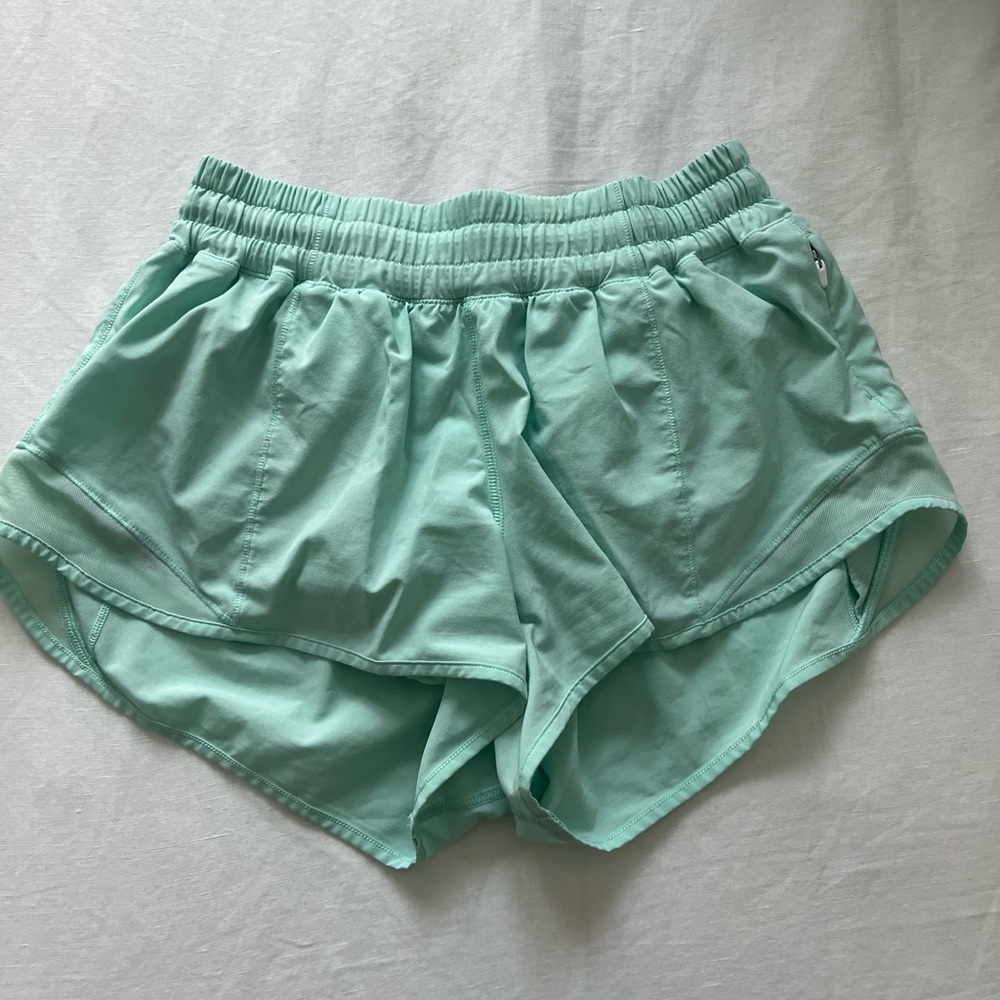 Lululemon Hotty Hot Shorts 2.5in